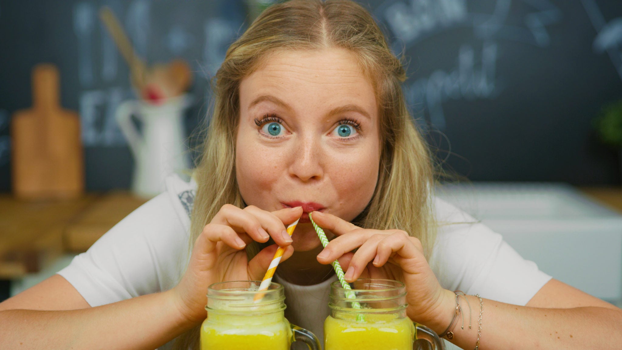Thermomix YouTube Kanal - svg+xml;charset=utf svg+xml;charset=utf